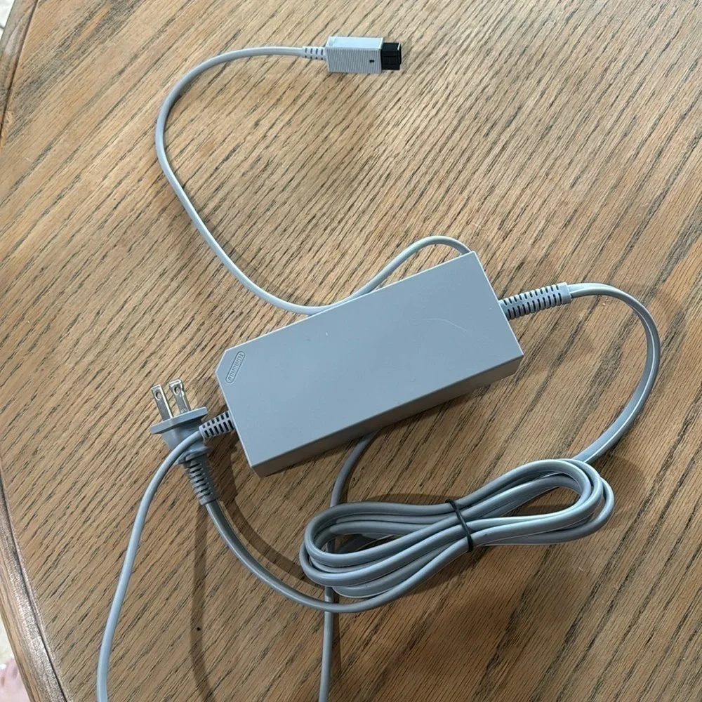 WII charger adapter‎ Nintendo